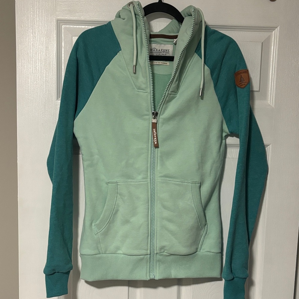 WANAKOME sweater